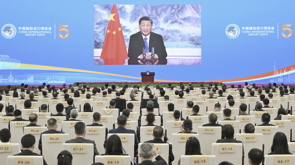 2022年11月4日晚，习近平以视频方式出席在上海举行的第五届中国国际进口博览会开幕式并发表题为《共创开放繁荣的美好未来》的致辞。