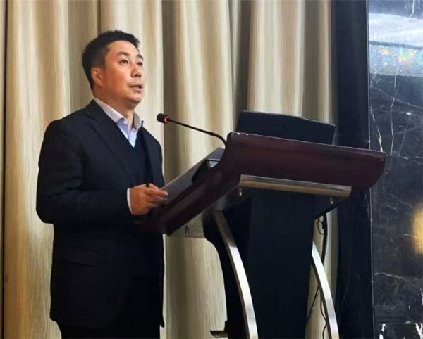 李海龙.jpg